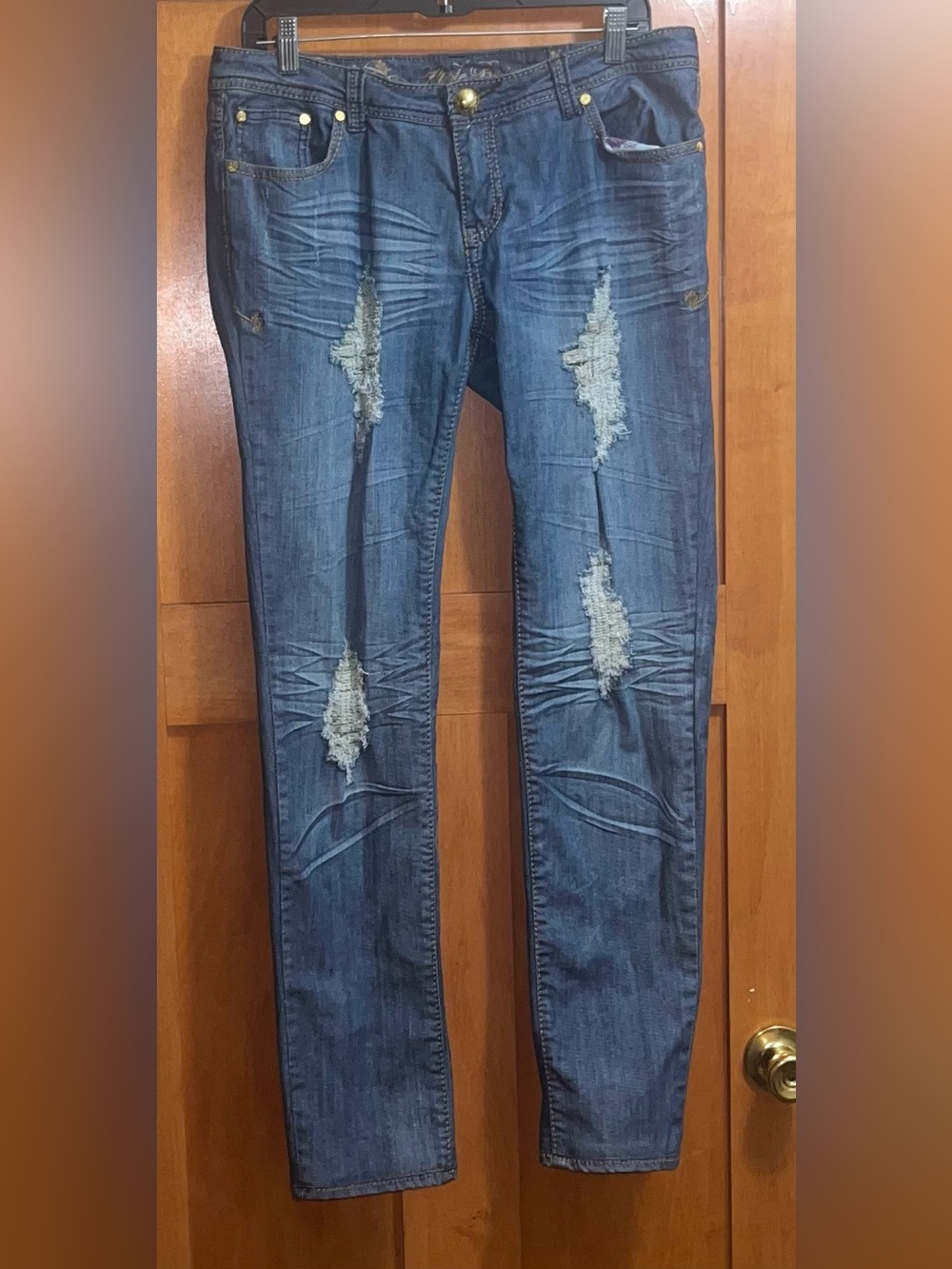 Apple Bottoms Vintage Y2K Gold Accents Distressed Women’s Blue Jeans 11/12